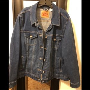 Levi’s jacket, dark blue. Size 3x.